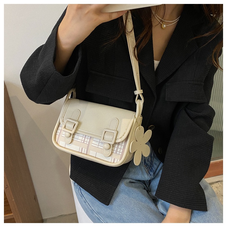 Túi xách nữ đeo chéo đeo vai thời trang kẻ tặng kèm móc hoa 513