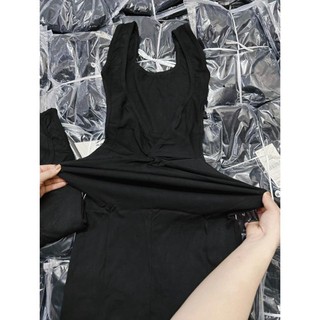 Váy xát nách xoắn lưng màu đen body