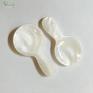 Thìa muỗm vỏ trai tự nhiên được mài bóng. Dùng ăn kem sữa chua, bánh và thìa mỹ phẩm