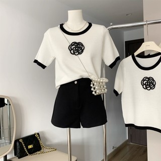 Áo len mongtoghi cộc tay Taobao phối viền cổ đen, Áo len mỏng ngắn tay thêu bông hoa