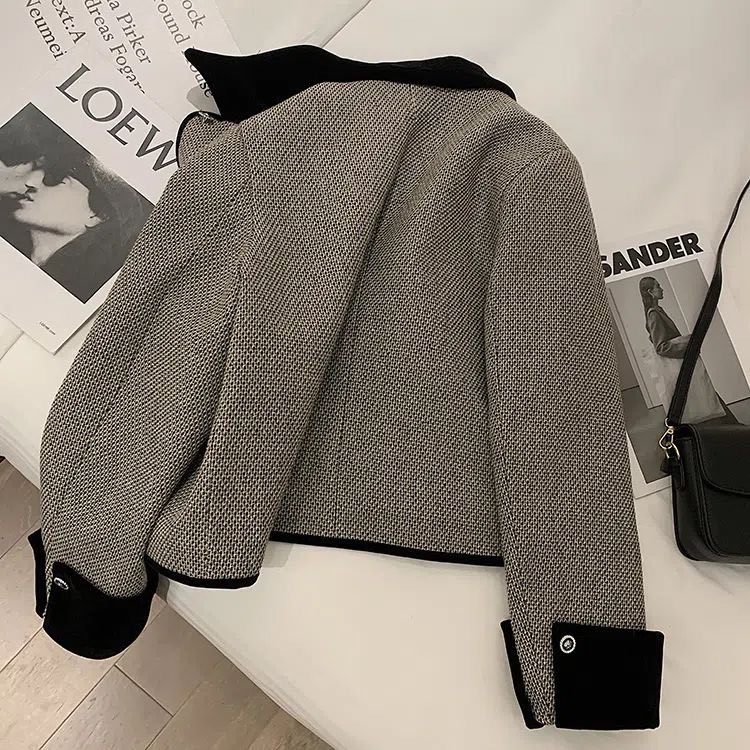 (sẵn) Áo khoác dạ tweed thiết kế cổ và tay áo nhung phối cúc ngọc hàng quảng châu cao cấp | BigBuy360 - bigbuy360.vn