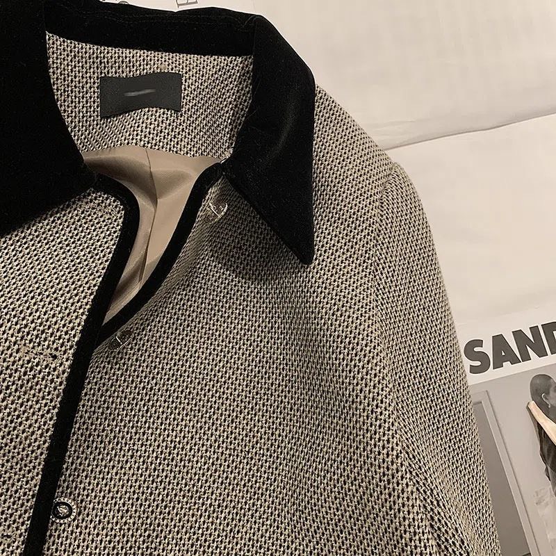 (sẵn) Áo khoác dạ tweed thiết kế cổ và tay áo nhung phối cúc ngọc hàng quảng châu cao cấp | BigBuy360 - bigbuy360.vn