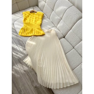 Cocobebe- set áo xếp bầu và chân váy dập ly tơ