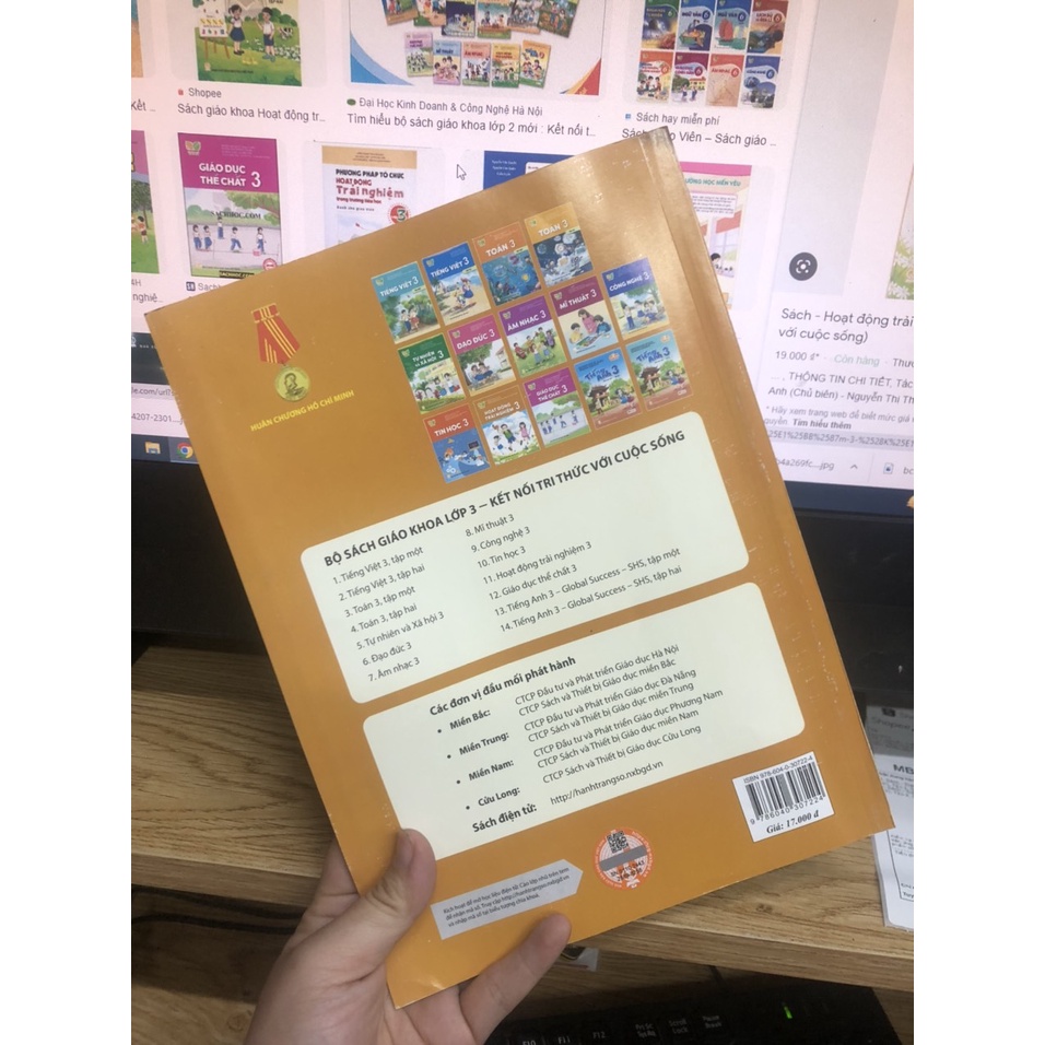 Sách - Hoạt động trải nghiệm 3