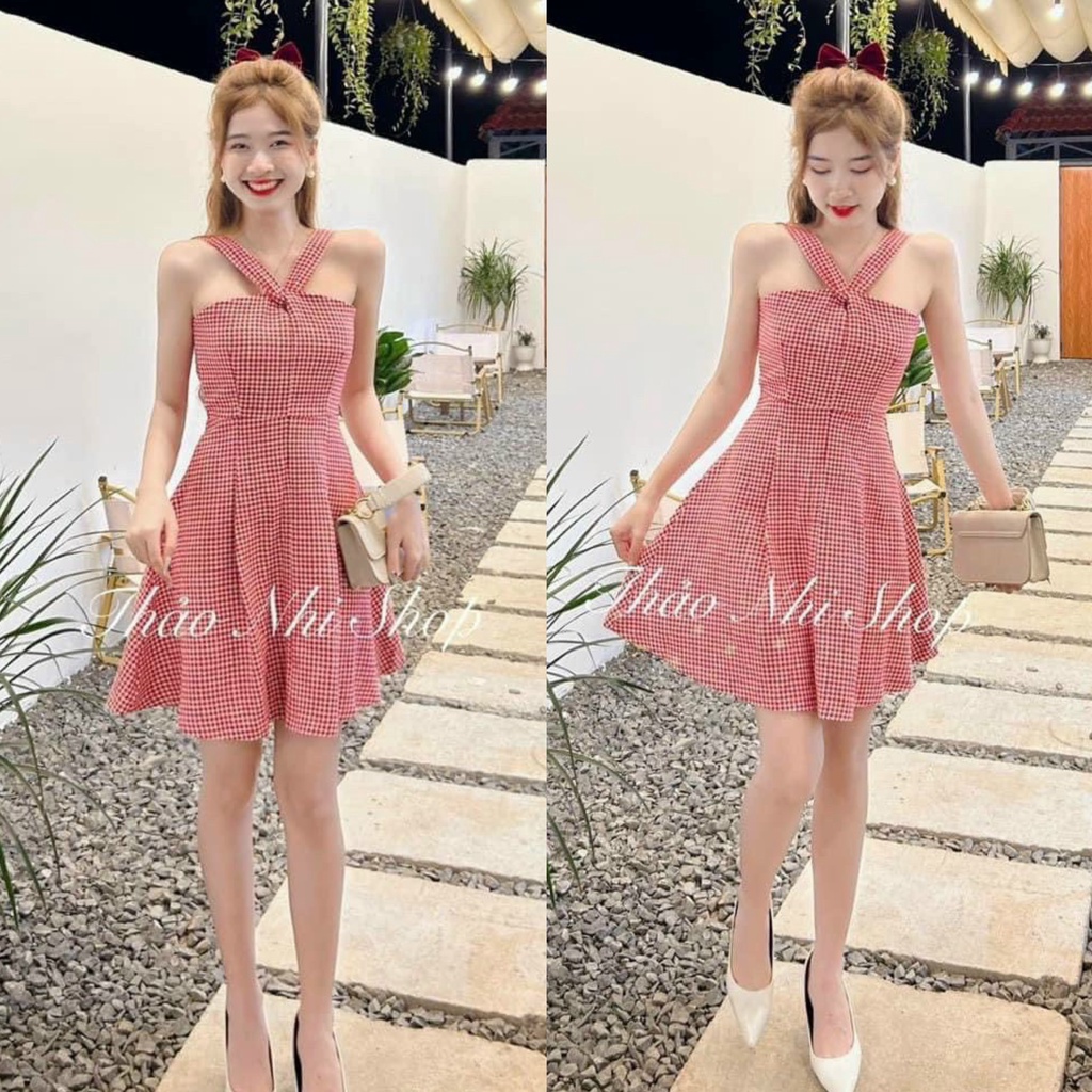 Đầm 2 dây cổ xoắn kẻ caro màu hồng dễ thương dành cho các nàng đi chơi, dự tiệc