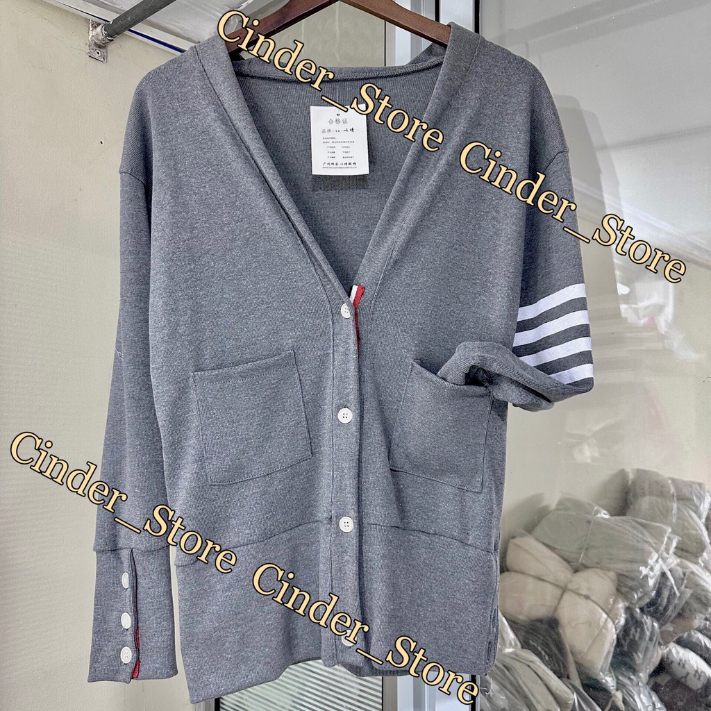 Áo Khoác Cardigan Xám Sọc Viền Đỏ & Xanh Cúc Cài Form Nữ Bó (thomb New)