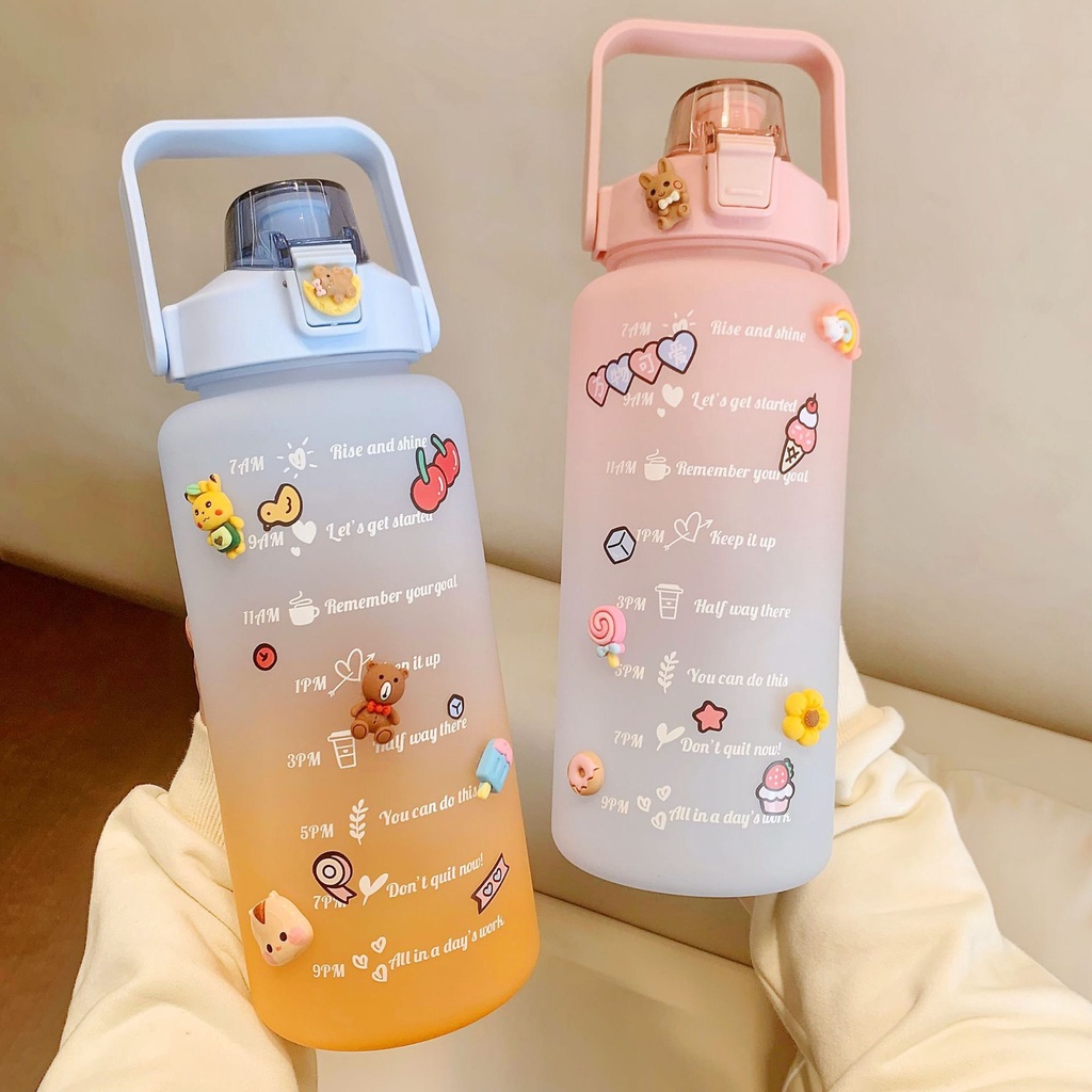 Bình nước 2 lít tặng Sticker 2D+ 3D dành cho người lười uống nước ,bình cute có ống hút, vạch chia nhắc giờ.