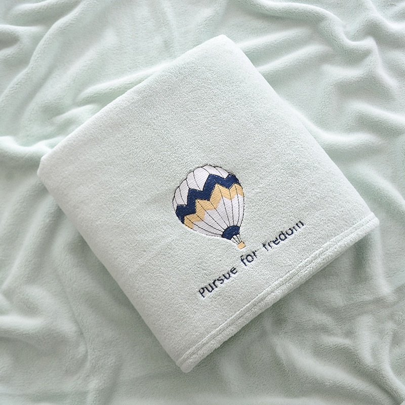 Khăn tắm cho bé sợi lông tuyết siêu mềm mịn, thấm hút nước tốt, phù hợp cho bé sơ sinh, dùng làm khăn tắm chăn quấn