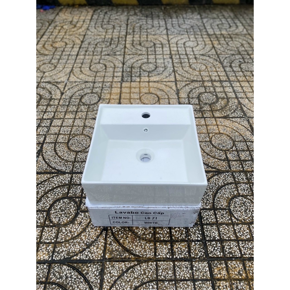 Bồn rửa mặt vuông treo tường / lavabo treo tường