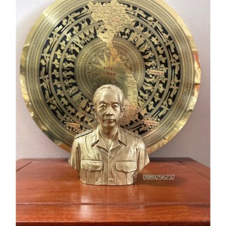 Tượng Đại Tướng Võ Nguyên Giáp bằng đồng vàng - Tượng bác Giáp