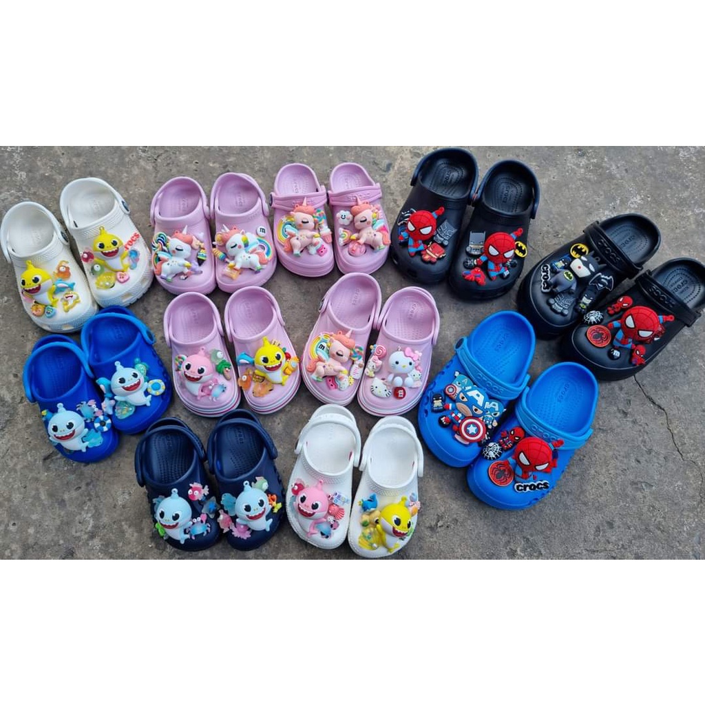 Dép crocs màu cho trẻ em, bố mẹ - Không kèm sticker