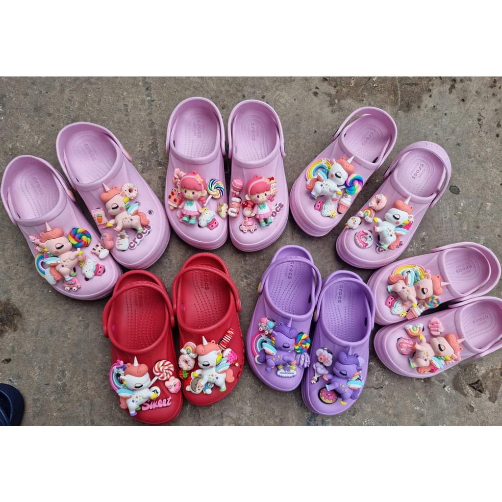 Dép crocs màu cho trẻ em, bố mẹ - Không kèm sticker