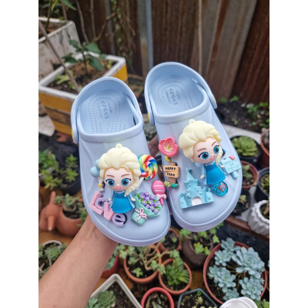 Dép crocs màu cho trẻ em, bố mẹ - Không kèm sticker