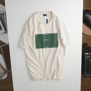 Áo thun Dusty Tailor in logo sắc nét, vải cotton 4 chiều co giãn thoải mái và thấm hút tốt, form áo regular