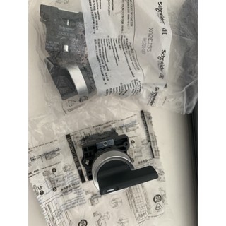 Công tắc 3 vị trí XA2EJ53 Schneider 2 NO, phi 22mm