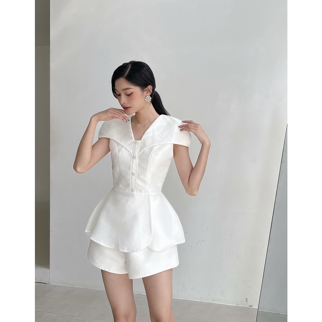 BBSTORE'S Áo Peplum Cổ V Phối Nút Hoa Đá Sang Trọng -A1748