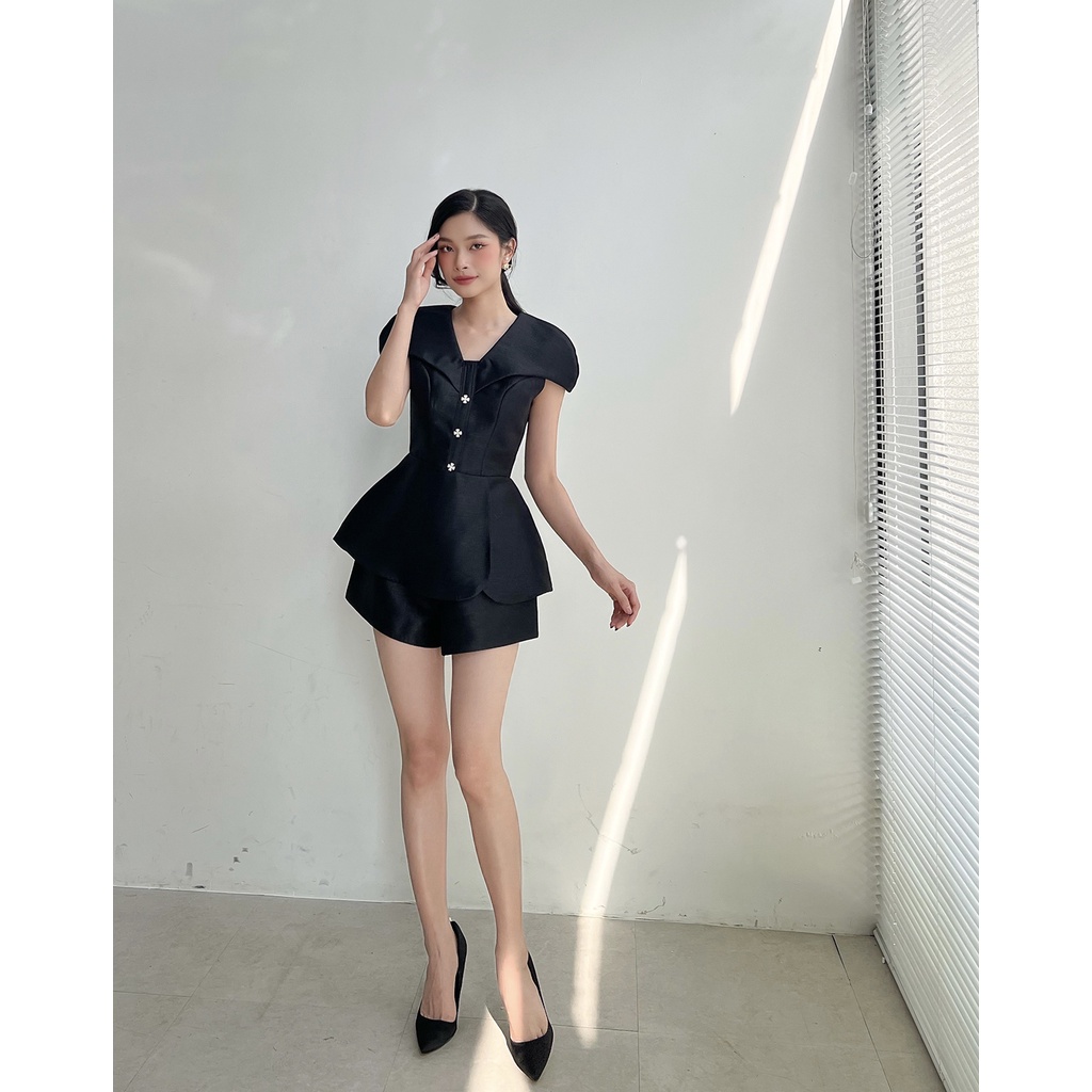 BBSTORE'S Áo Peplum Cổ V Phối Nút Hoa Đá Sang Trọng -A1748