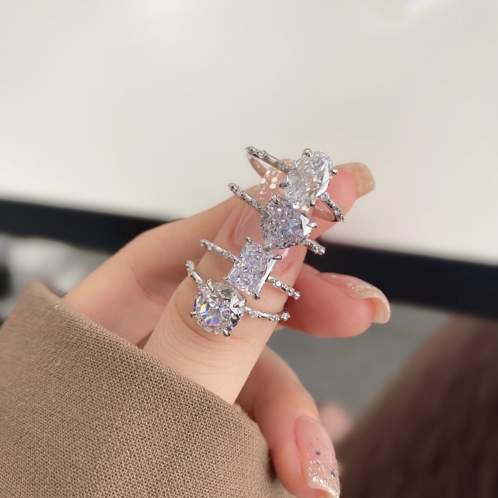 Nhẫn  Bạc 925 Đính Kim Cương Nhân Tạo Màu Trắng Cho Nữ 3g