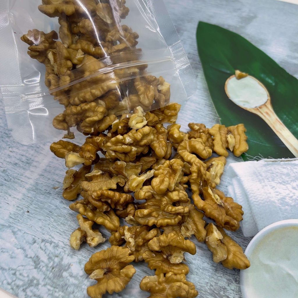 Nhân Hạt Óc Chó Vàng Tách Vỏ Sấy Chín Ăn Liền Thơm Ngon