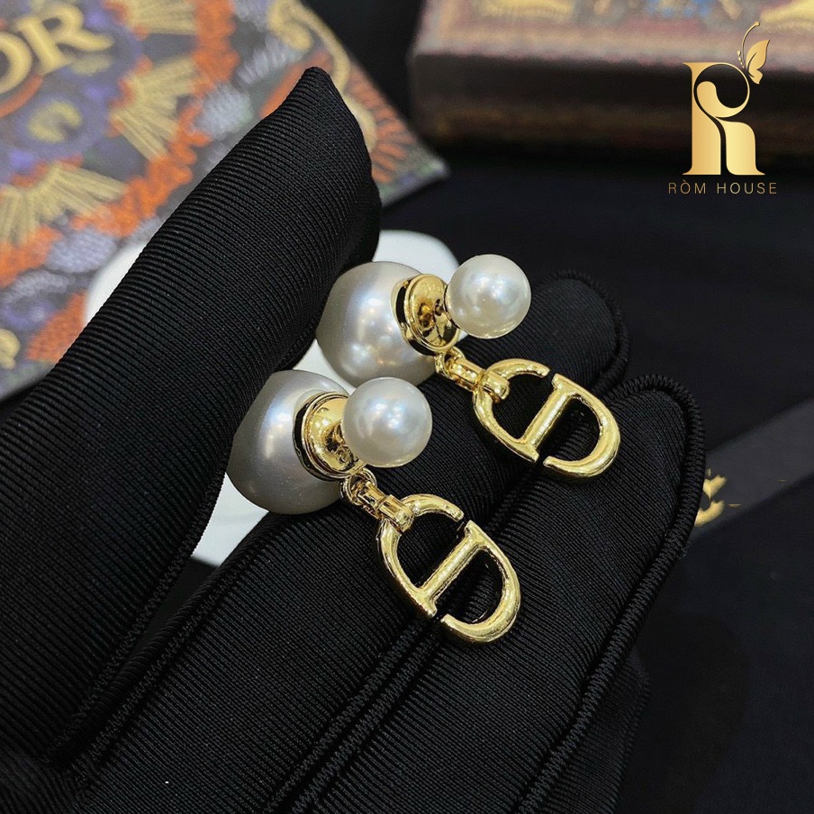 Set choker vòng cổ và hoa tai ngọc châu Ròm house mặt dây chuyền chữ CD sang chảnh