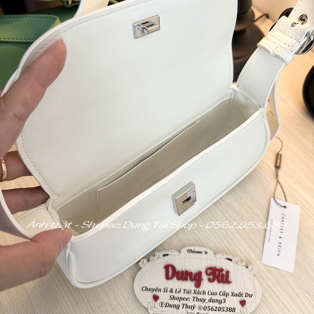 Túi nữ đeo vai size 25 nắp gập phần dây đeo có khóa hình bông hoa CK2-20782039 full màu