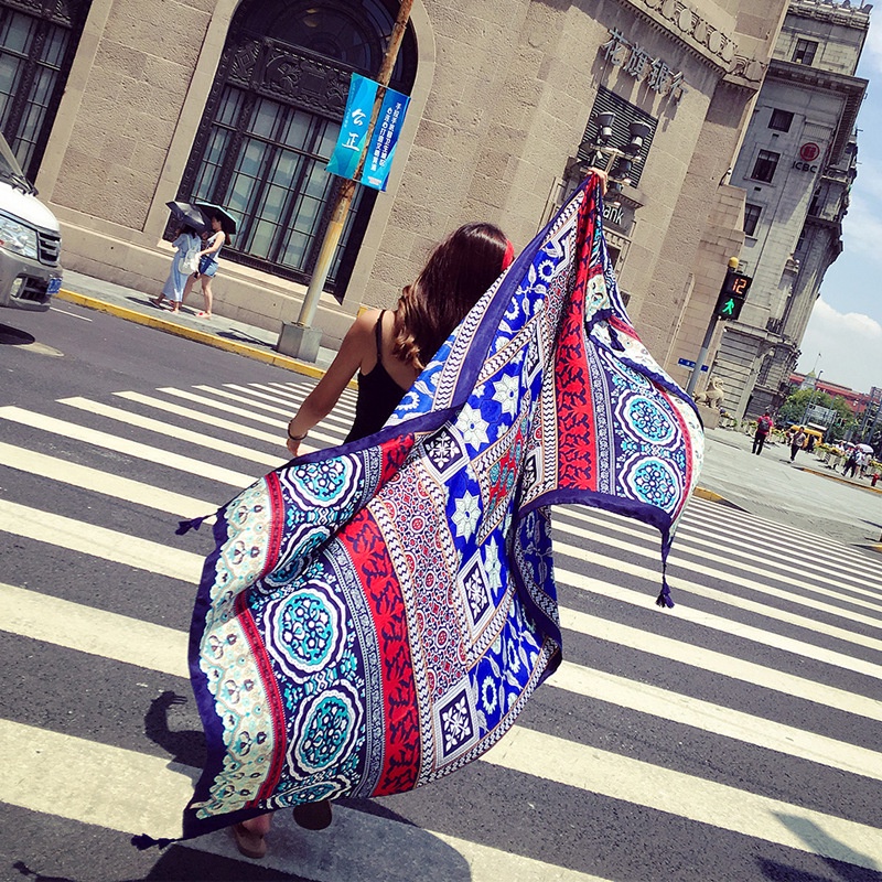 Khăn choàng boho đi biển viền thổ cẩm - Mã LN026