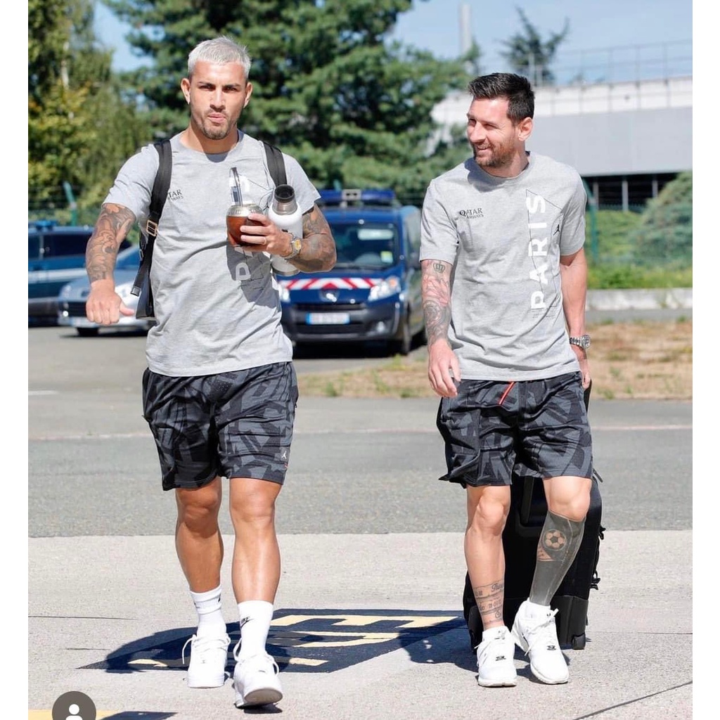 Siêu phẩm sét bộ thể thao nhà JO.DAN PSG cho các anh về kịp đầu hè 2023 với hai màu ghi và trắng dễ mặc.