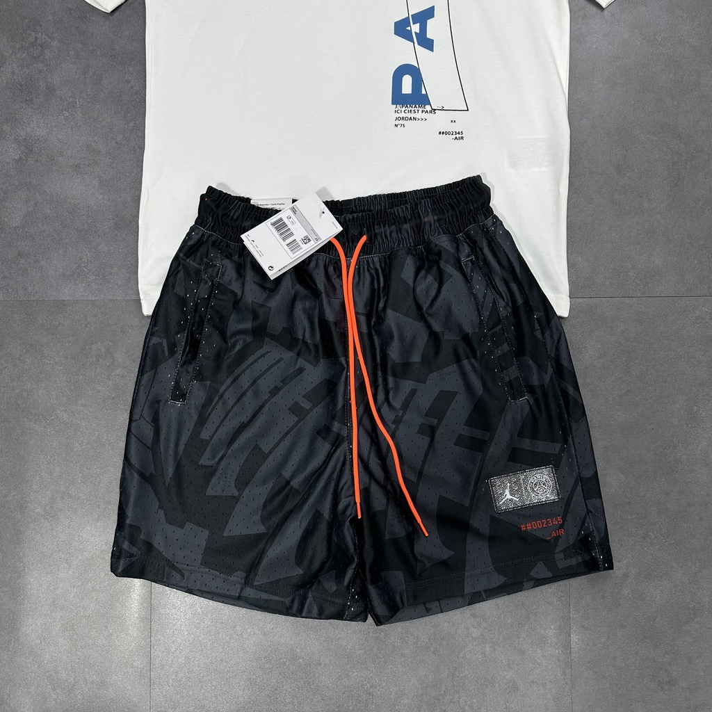 Siêu phẩm sét bộ thể thao nhà JO.DAN PSG cho các anh về kịp đầu hè 2023 với hai màu ghi và trắng dễ mặc.