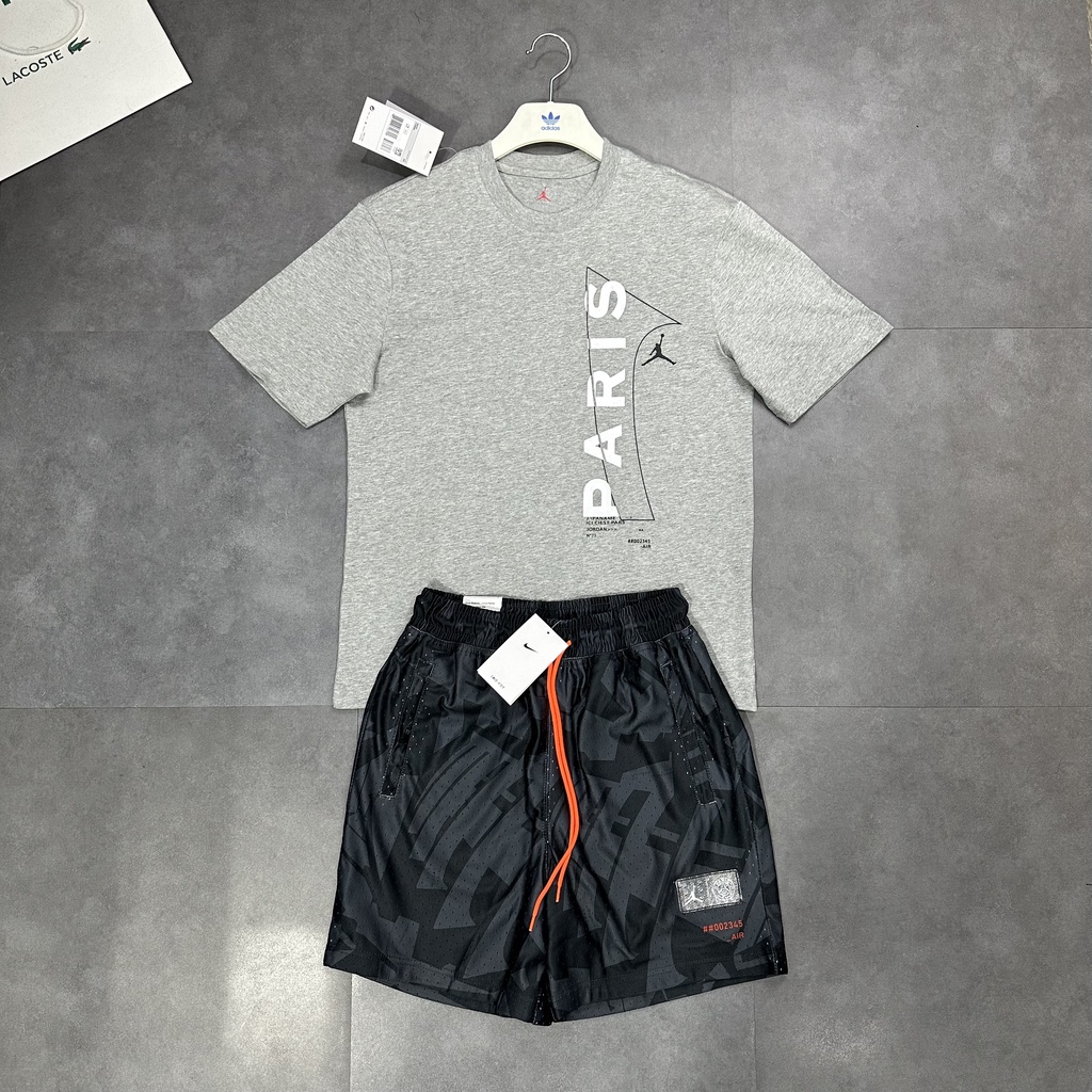 Siêu phẩm sét bộ thể thao nhà JO.DAN PSG cho các anh về kịp đầu hè 2023 với hai màu ghi và trắng dễ mặc.