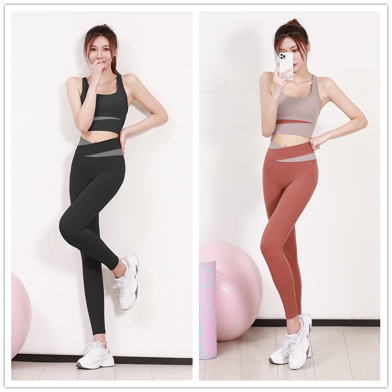 Bộ quần áo tập Gym Yoga 2 mảnh cho nữ cao cấp thông thoáng, co giãn, thoáng mát loại đẹp - Getfit24