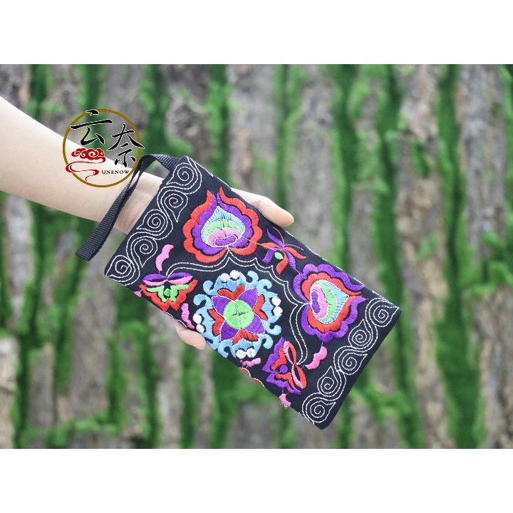 Ví Cầm Tay Họa Tiết Sọc Thời Trang 2023 2N031