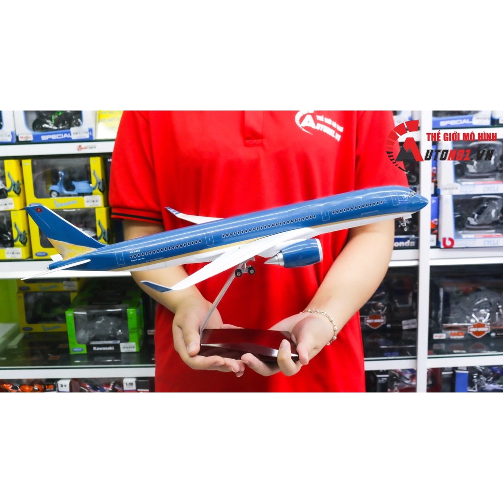 Mô hình máy bay Vi.etnam Air.lines V.N-A.886 Air.bus A.350-900 47cm 1:140 có đèn led tự động theo tiếng vỗ tay hoặc chạm