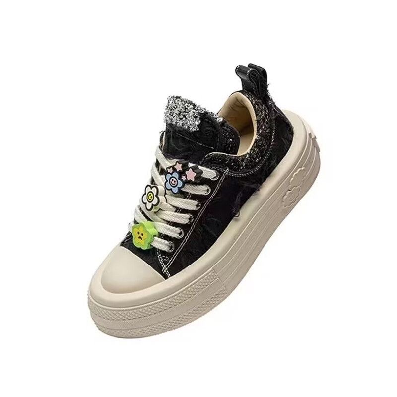 Giày sneaker đế độn Muffin nhỏ kèm sticker