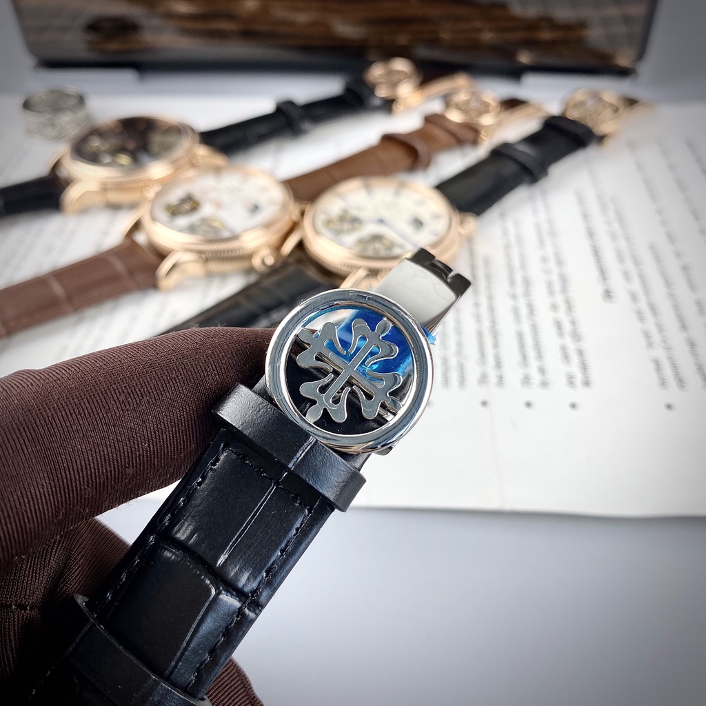 Đồng hồ Nam Vacheron trăng sao size 40mm chạy cơ automatic máy nhật vàng dây da kim xanh vỏ trắng