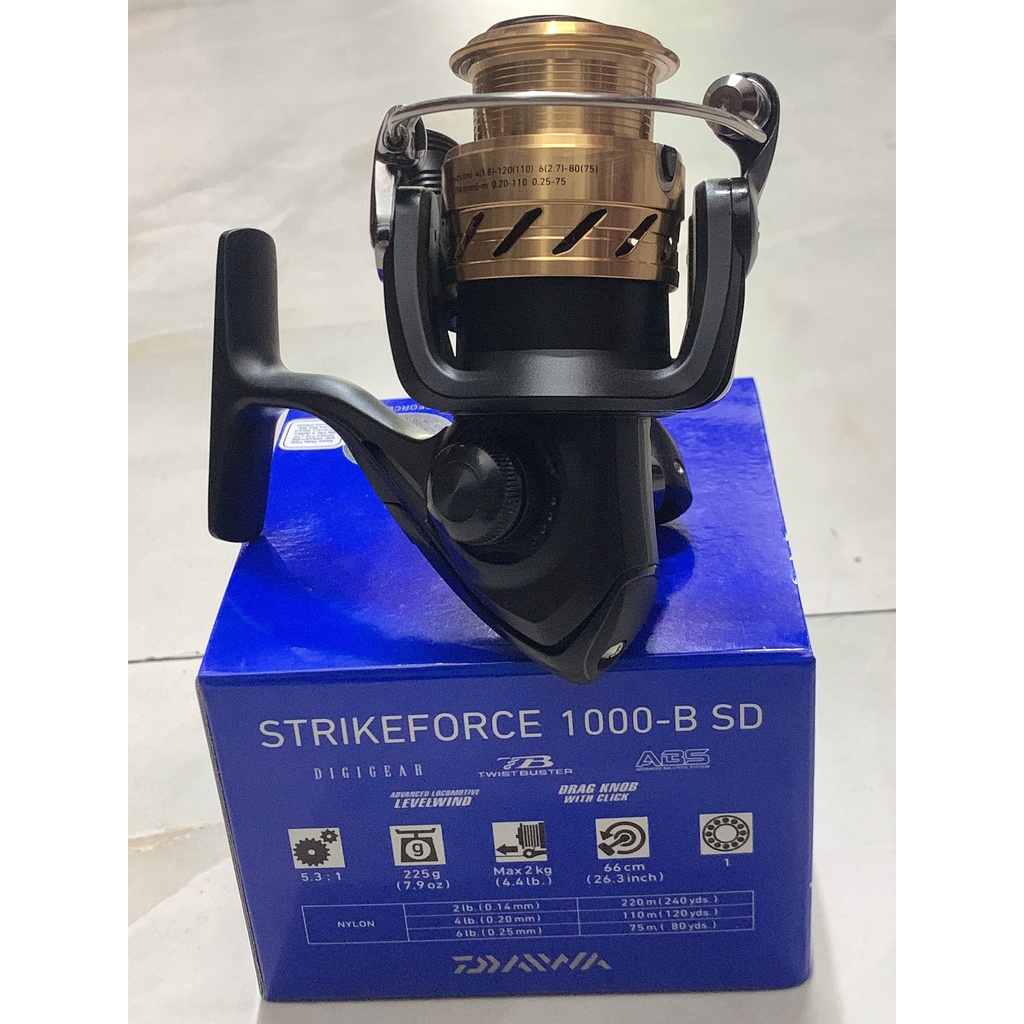 MÁY CÂU CÁ DỌC DAIWA STRIKEFORCE B SD 1000-2500-4000, máy câu cá daiwa đứng strikeforce