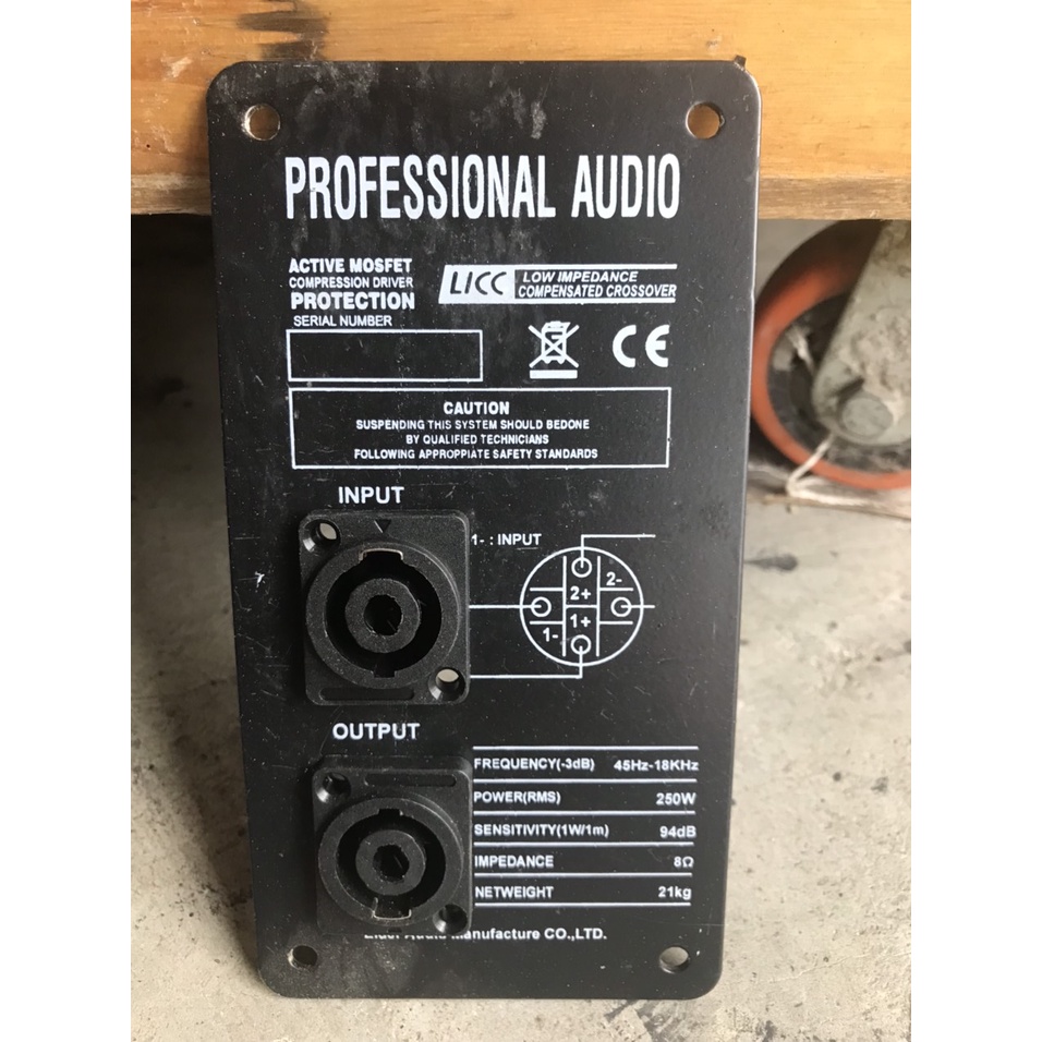 Trạm Professional kích thước 15x8cm giá 80k/1 đôi