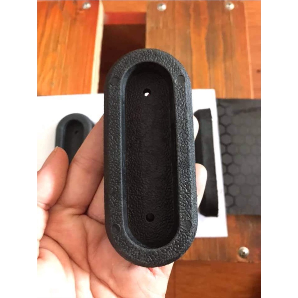 Combo 8 cái đế cao su dài  lắp thùng loa sub 40k