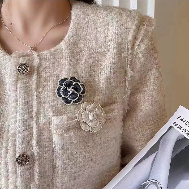 Ghim Cài Áo Hình Hoa Trà Đính Ngọc Trai Thời Trang Cho Nam Nữ