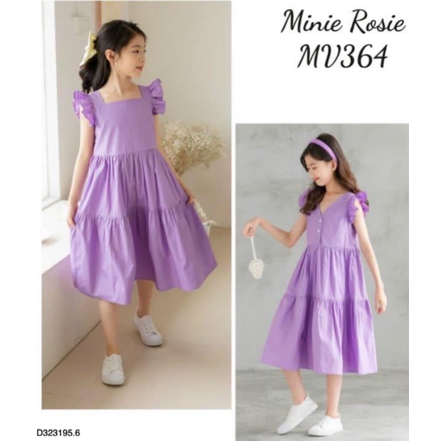 Size 14-16kg. Đầm tím. Bé có thể mặc được 2 kiểu, cổ tim hoặc cổ vuông. Chất kate lụa mềm, mịn, mát. D323195.6