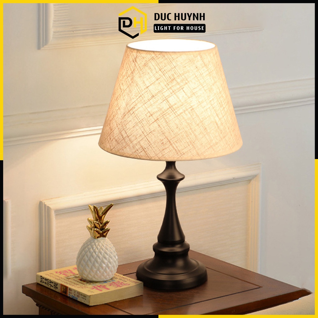 Đèn ngủ để bàn trang trí phòng khách phòng ngủ chao vải gai dầu sang trọng DN088