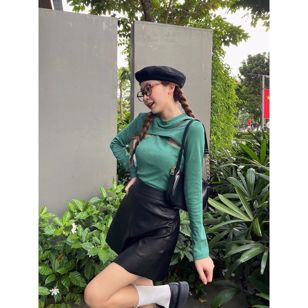 F1181 Áo ôm body cut out ngực trên tay dài