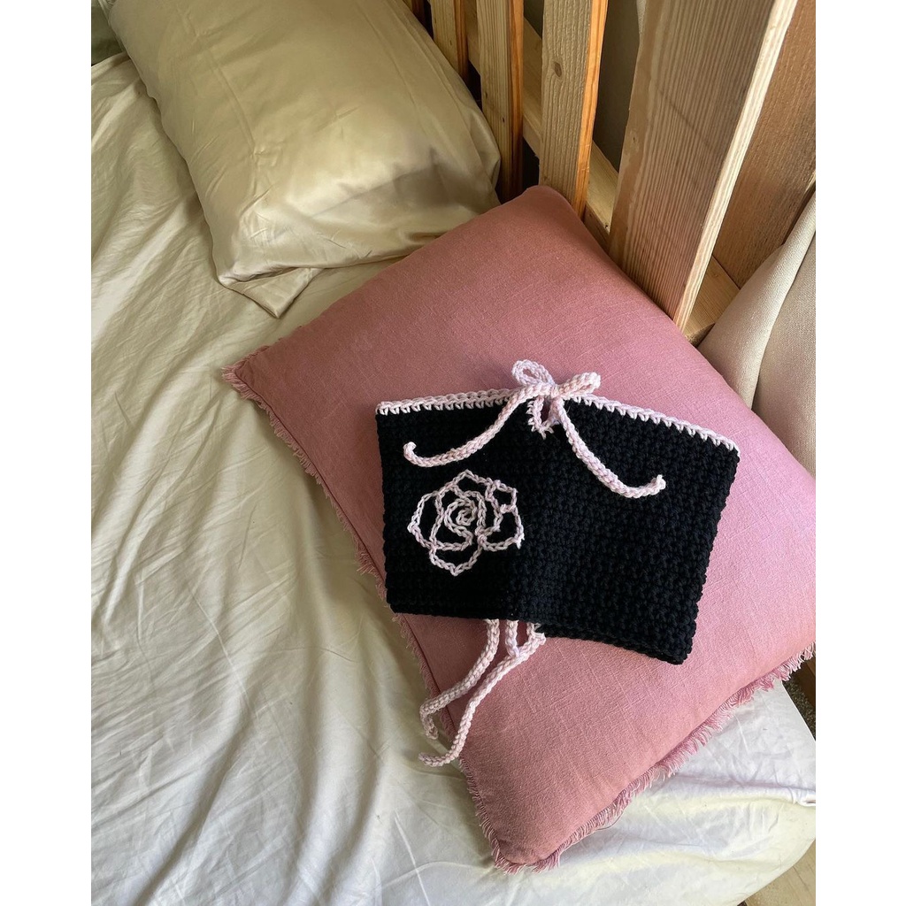 💎𝐀𝐌𝐎𝐑𝐌𝐈𝐎💎 | Rose Top | Áo len 2 dây họa tiết hoa hồng móc handmade mùa hè