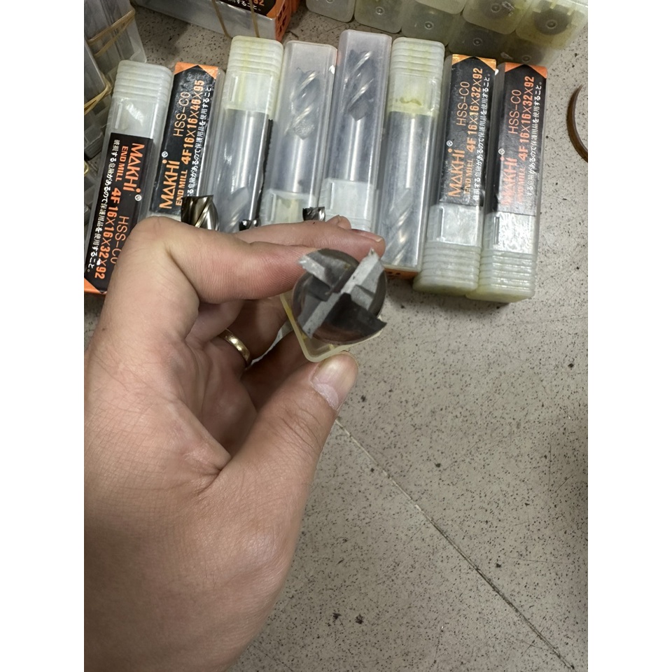 Mũi phay ngón HSS 4 me , hãng MAKHI -ĐL Mới
