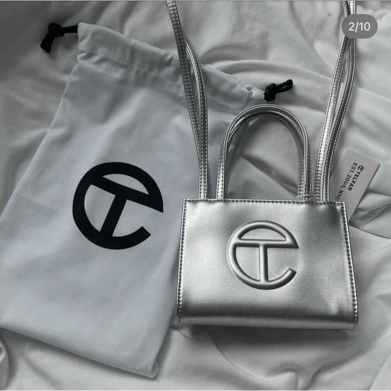 Túi xách Telfar niche TF màu bạc đang hot lắm ah