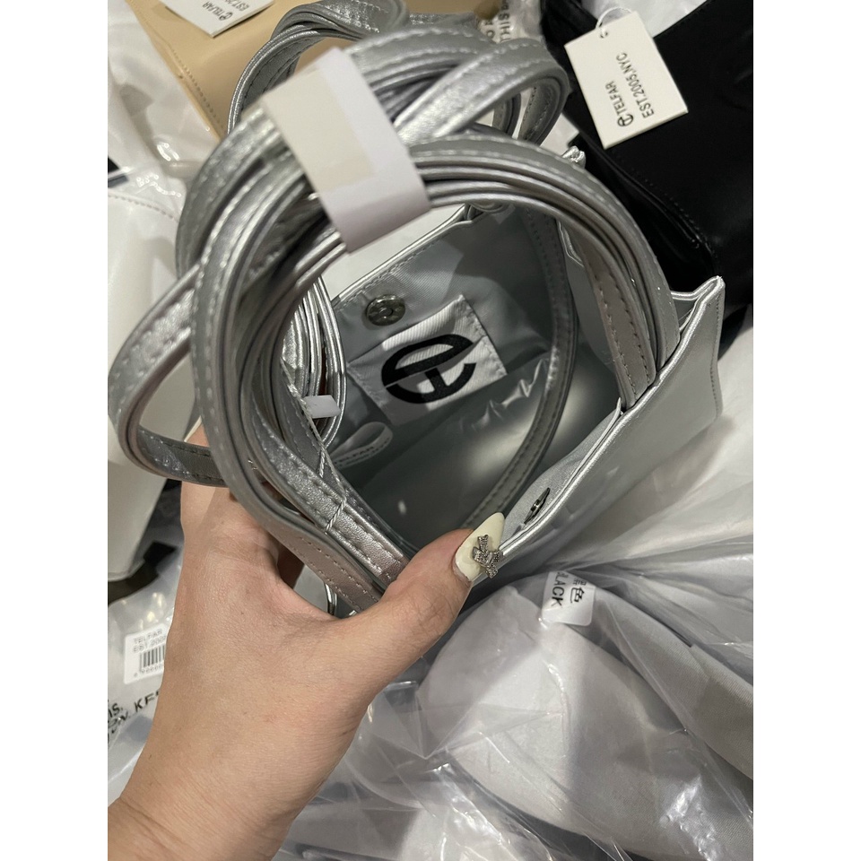 Túi xách Telfar niche TF màu bạc đang hot lắm ah