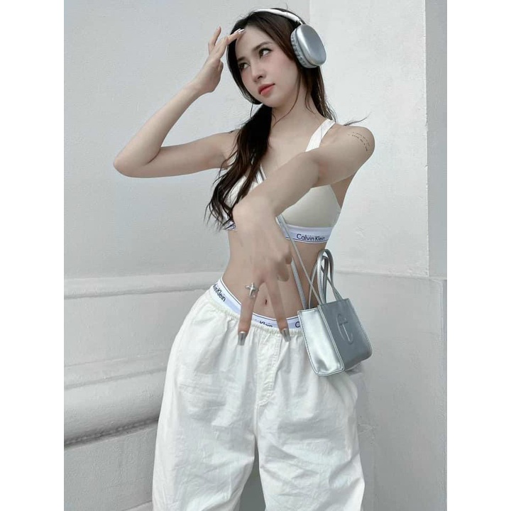 Túi xách Telfar niche TF màu bạc đang hot lắm ah