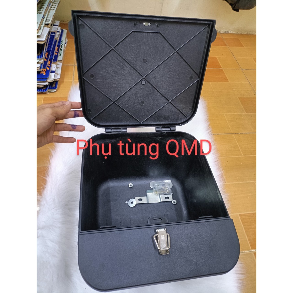 Rổ trước xe Dream, Cub, Wave nhỏ có nắp đậy