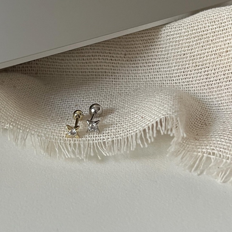 𝐯𝐞𝐥𝐯𝐞𝐭𝐩𝐢𝐧𝐤.𝐚𝐜𝐜🇰🇷 | Khuyên tai chốt bi vặn hình tia chớp