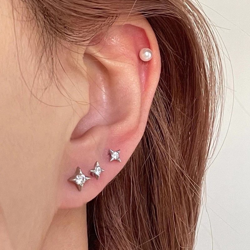 𝐯𝐞𝐥𝐯𝐞𝐭𝐩𝐢𝐧𝐤.𝐚𝐜𝐜🇰🇷 | Khuyên tai chốt bi vặn hình tia chớp