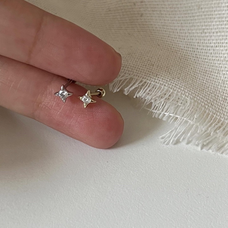 𝐯𝐞𝐥𝐯𝐞𝐭𝐩𝐢𝐧𝐤.𝐚𝐜𝐜🇰🇷 | Khuyên tai chốt bi vặn hình tia chớp